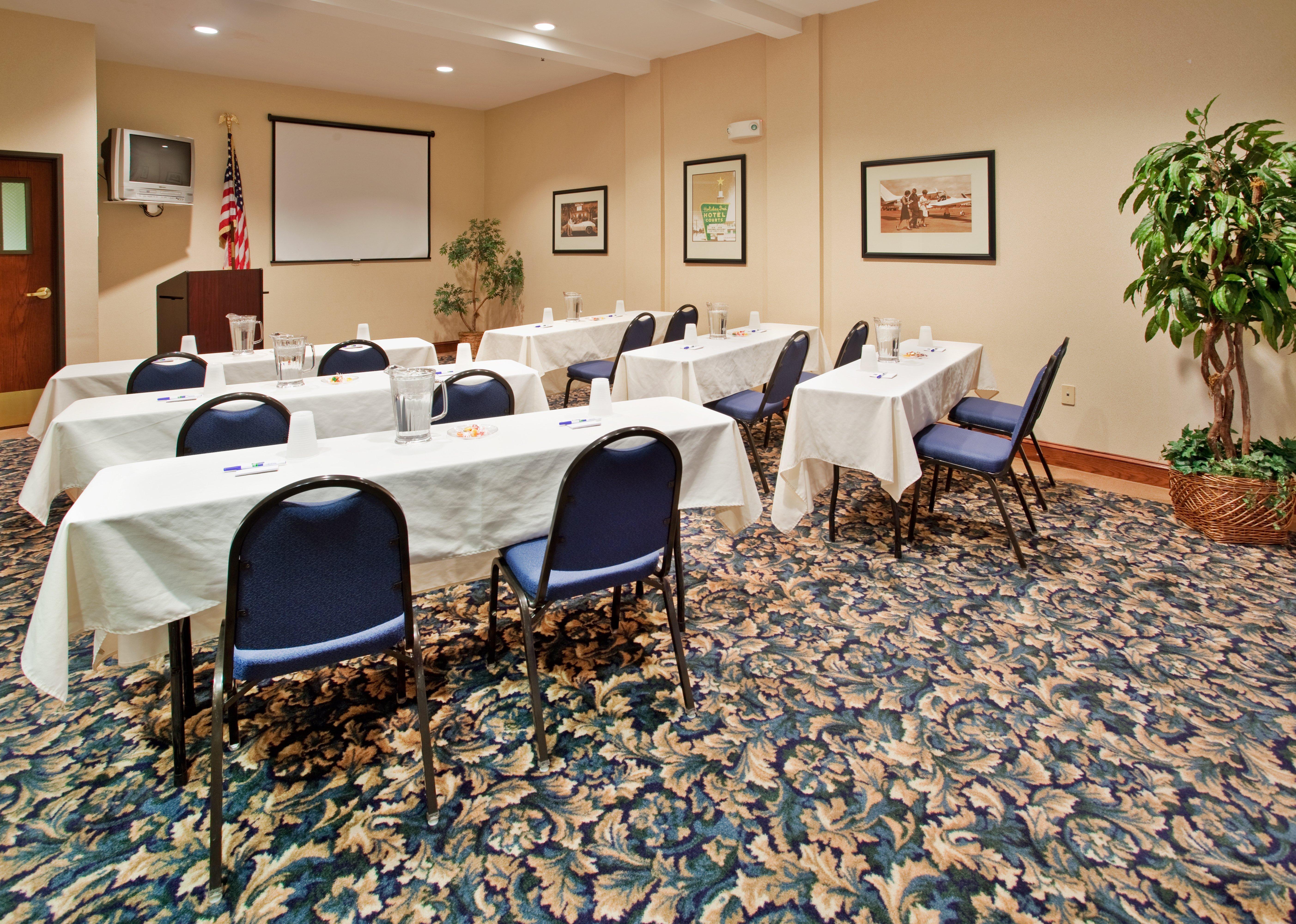 Holiday Inn Express Hotel & Suites Farmington, An Ihg Hotel Buitenkant foto