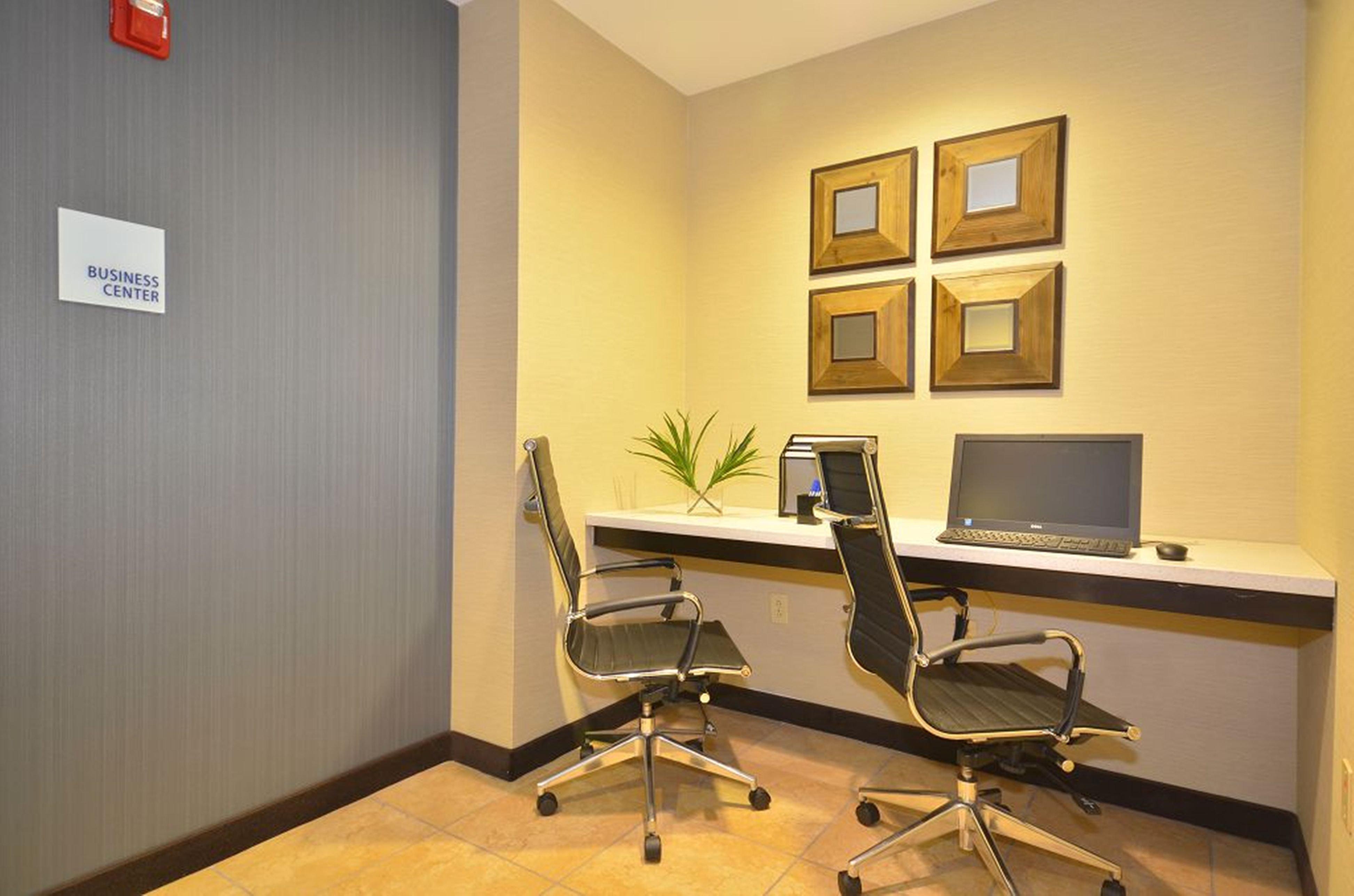 Holiday Inn Express Hotel & Suites Farmington, An Ihg Hotel Buitenkant foto